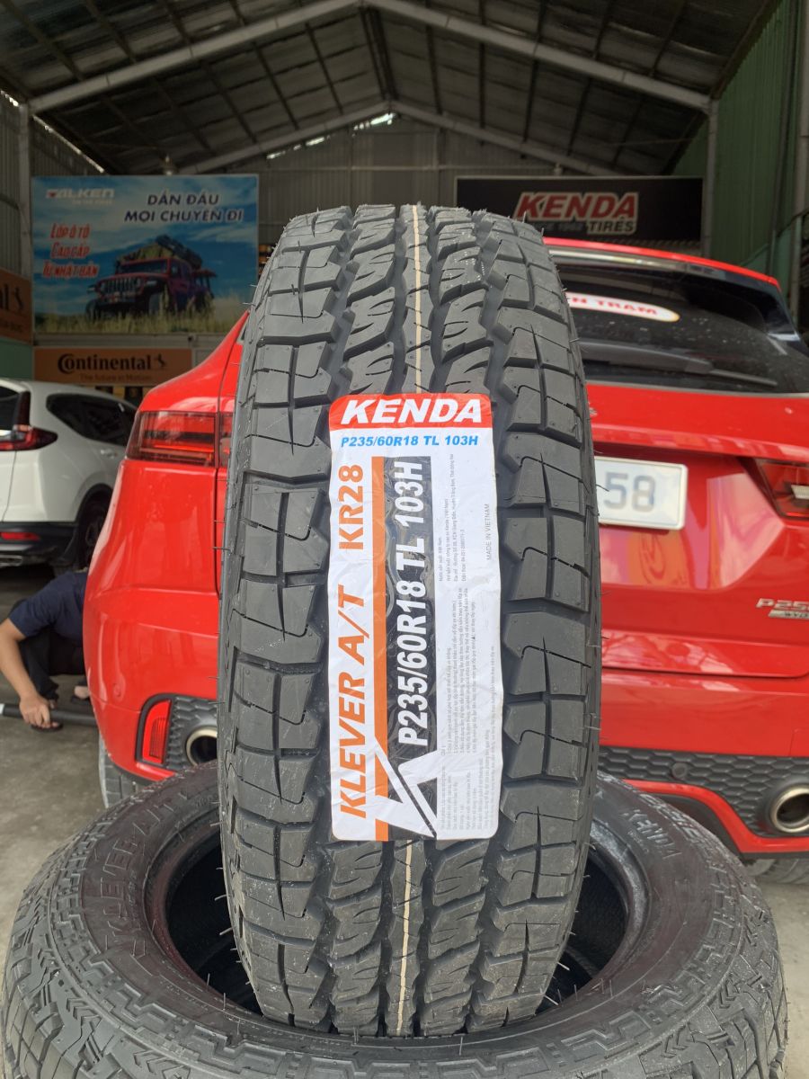 xe jaguar thay lốp 235/60R18 kenda kr28