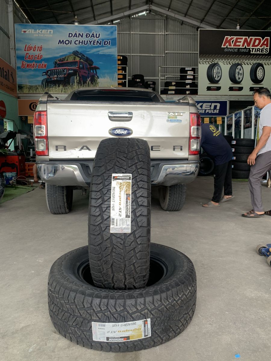 ford ranger thay lốp 265/65R17 hankook rf11 hàn quốc