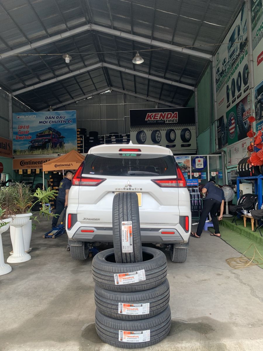 xe xpander cross thay lốp 205/55R17 hankook ventus prime3