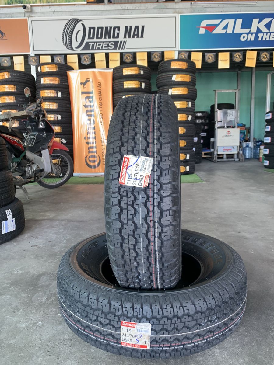 lốp 245/70R16 bridgestone d689