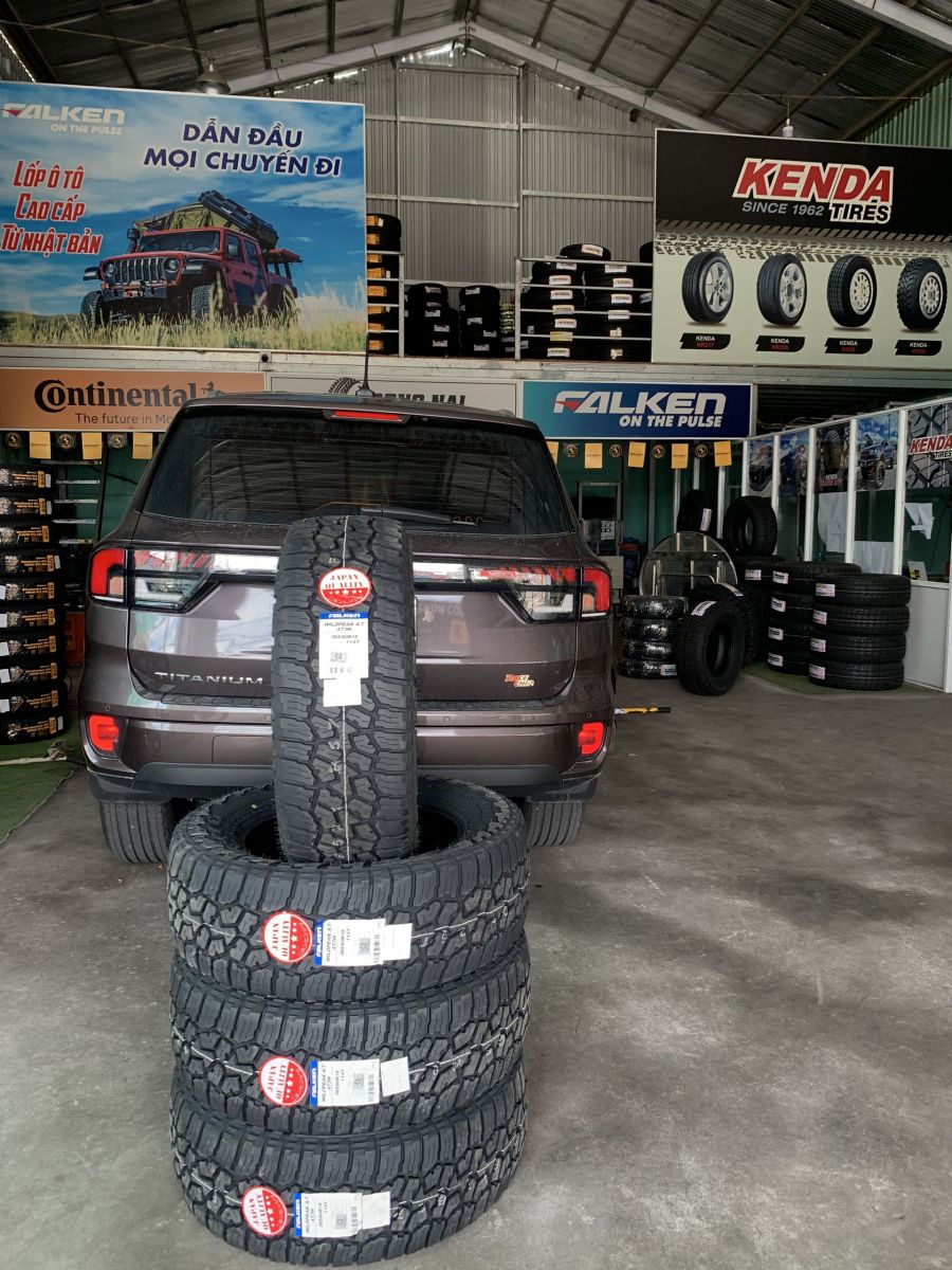 ford everest thay lốp 265/60R18 falken wildpeak at3w nhật bản