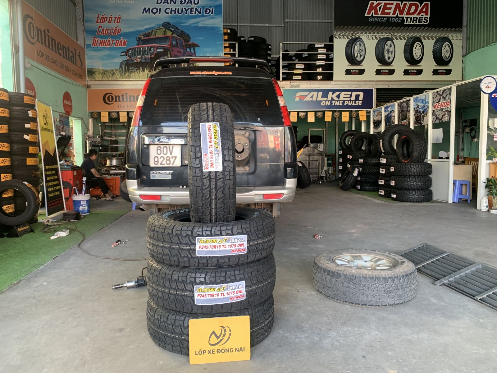 lốp địa hình 245/70R16 kenda klever kr28