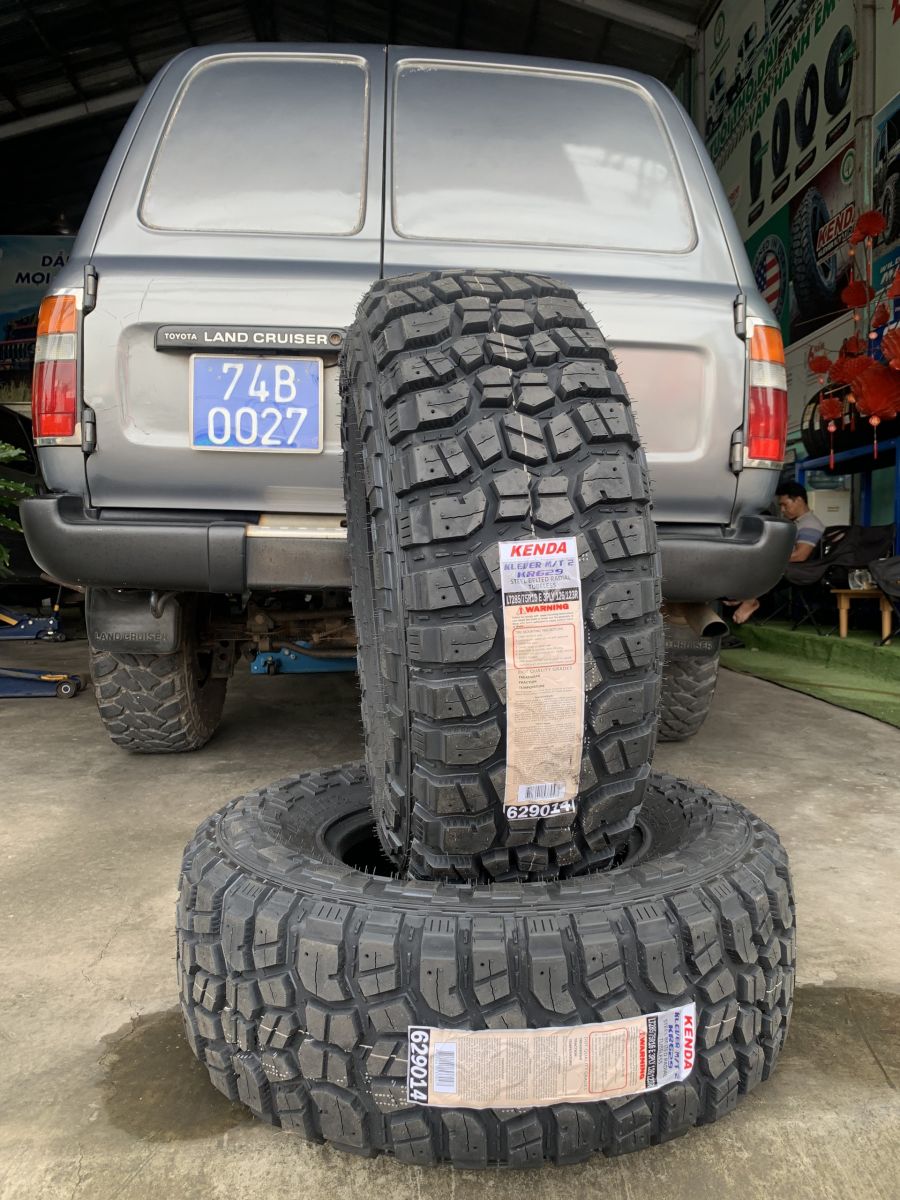 toyota land cruiser thay lốp địa hình 285/75R16 kenda klever kr629