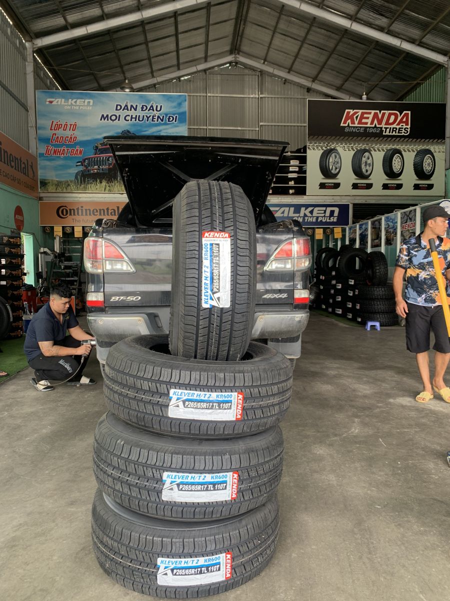 mazda bt50 thay lốp 265/65R17 kenda kr600 h/t