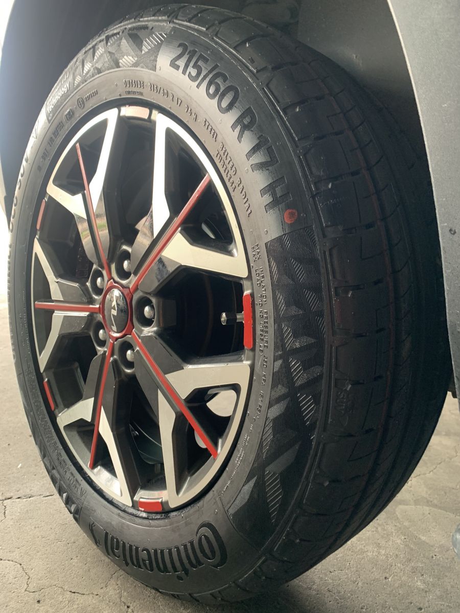 lốp ô tô 215/60R17 continental ultracontact uc6 đức