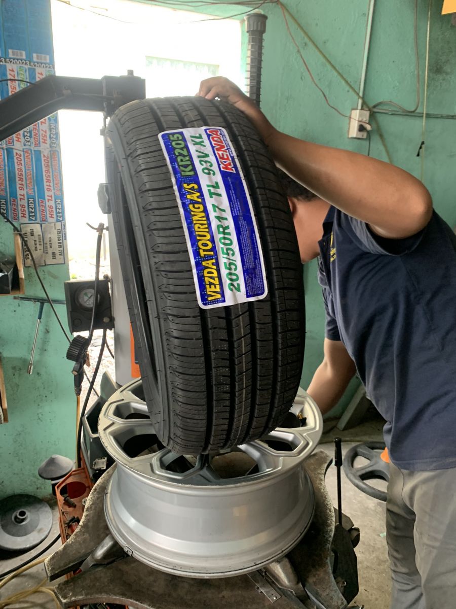 lốp ô tô 205/50R17 kenda touring kr205