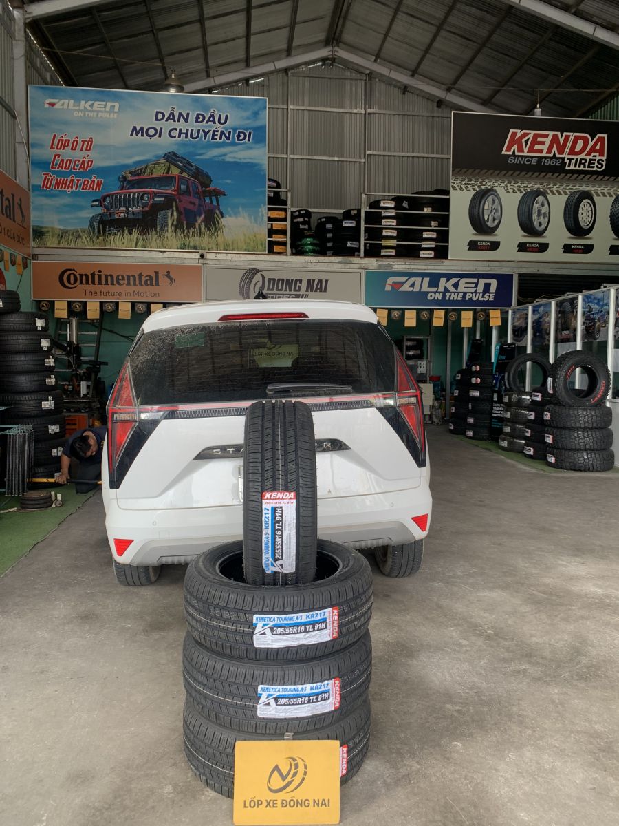 lốp xe hyundai stargazer 205/55R16