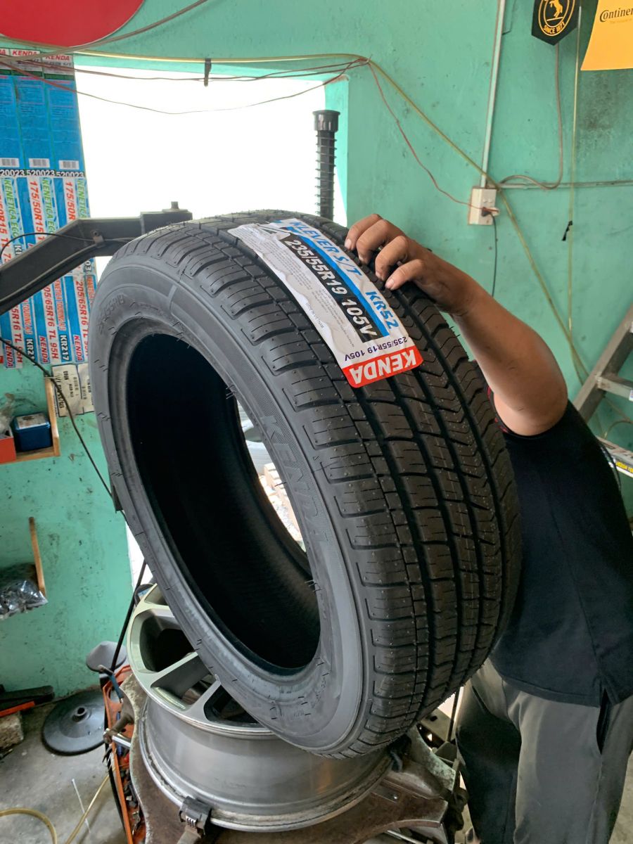 lốp ô tô 235/55R19 kenda klever s/t kr52