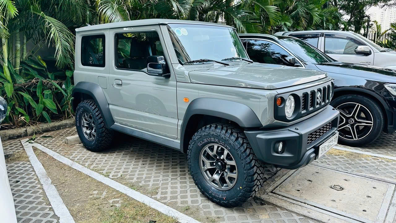 xe suzuki jimny độ lốp 235/75R15 kenda klever kr29 