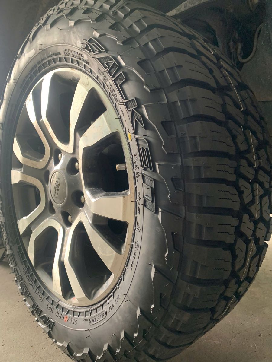 ford ranger thay lốp 265/60R18 falken wildpeak at3w