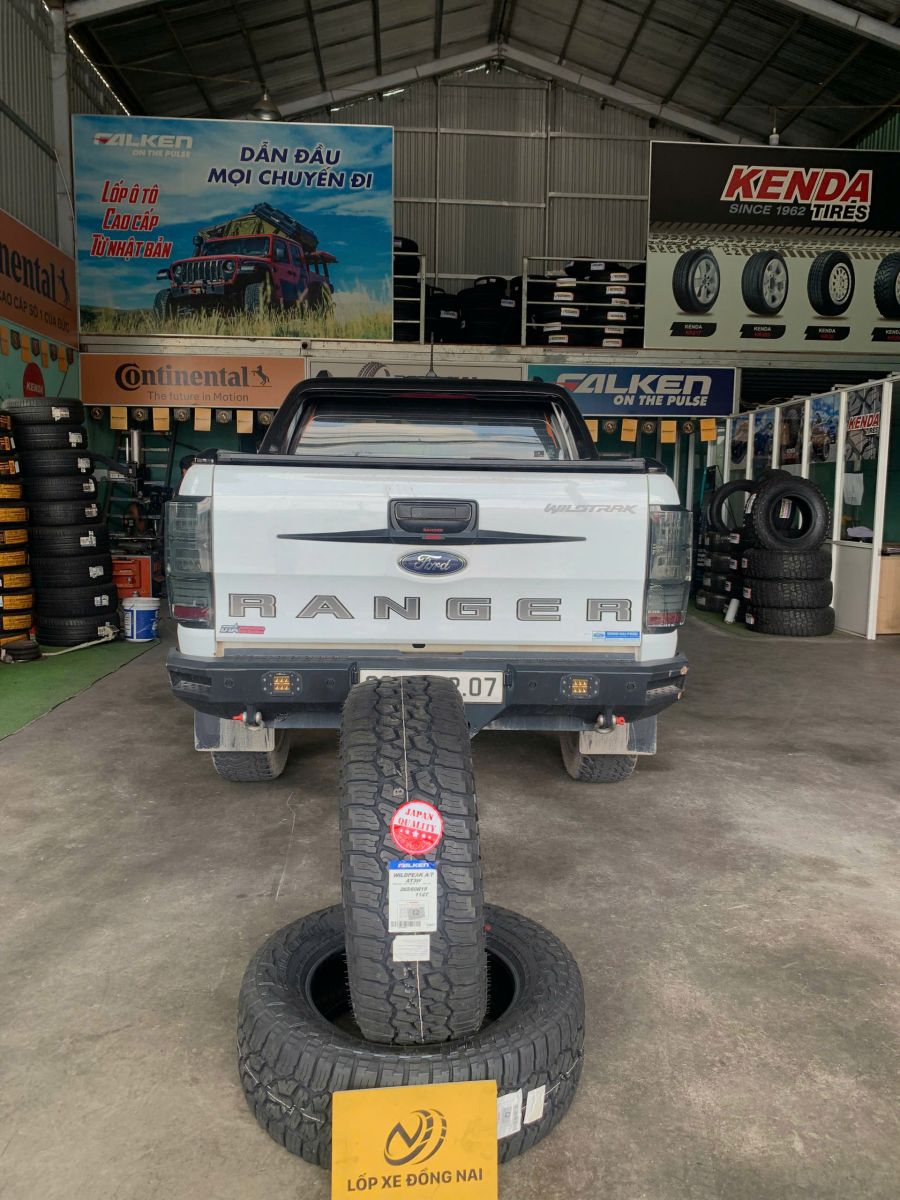 ford ranger wildtrak thay lốp 265/60R18 falken at3w nhật bản