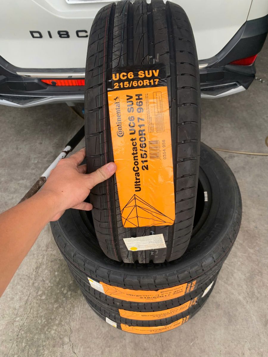 lốp 215/60R17 continental ultracontact uc6