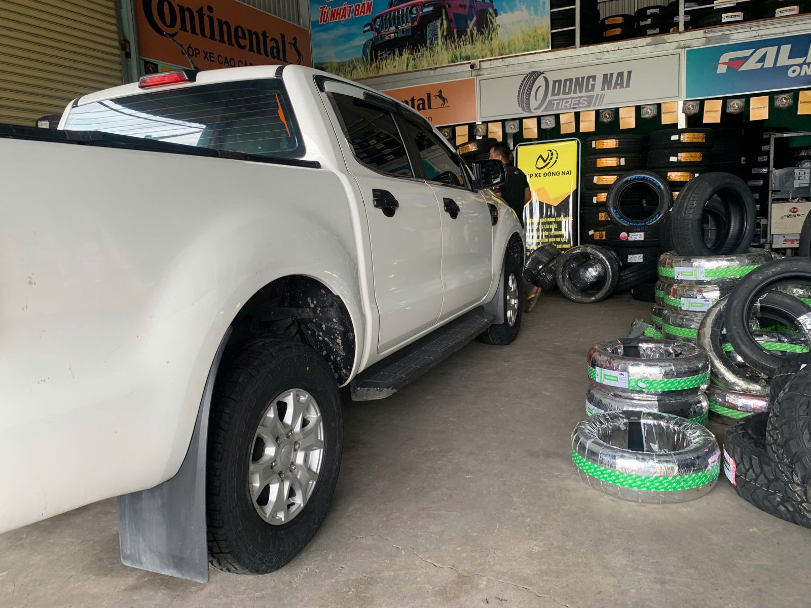 lốp 255/70R16 kenda klever kr28