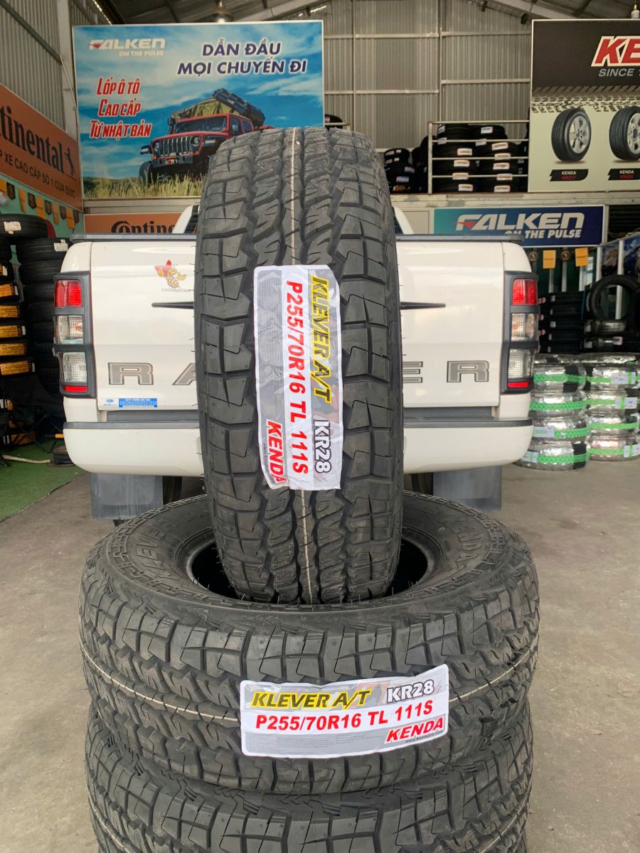 thay lốp 255/70R16 kenda kr28 cho ford ranger xls