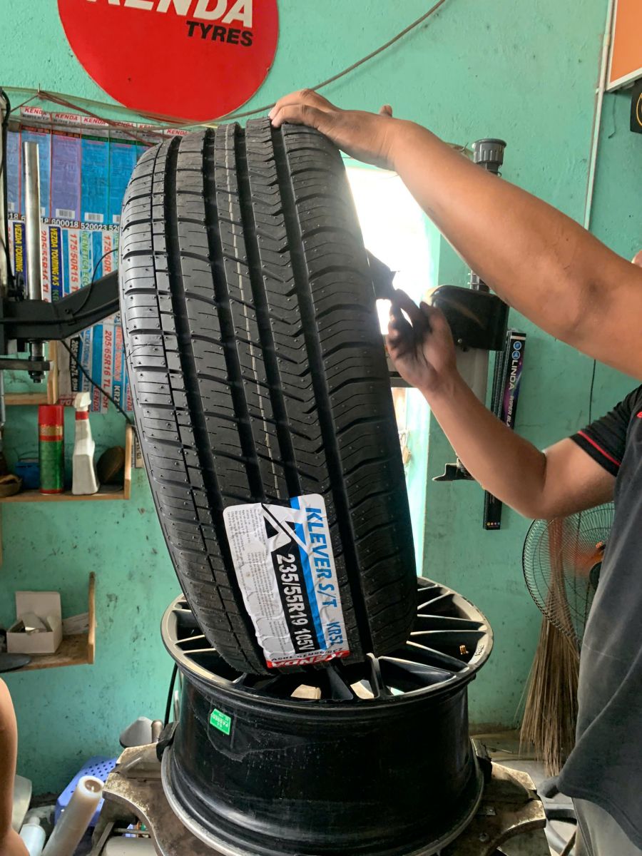 lốp 235/55R19 kenda klever s/t kr52 