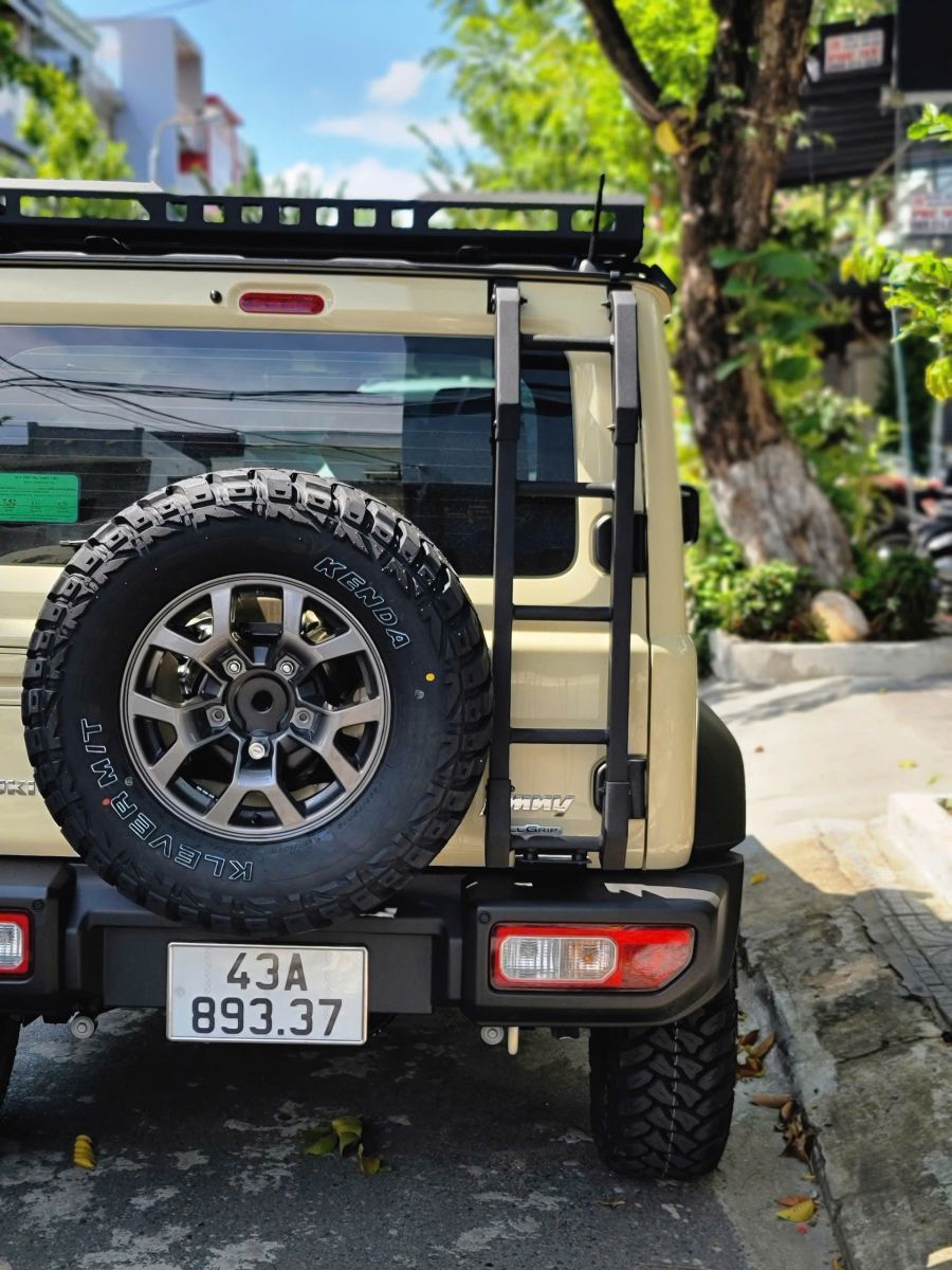 suzuki jimny thay lốp 235/75R15 kenda kr29