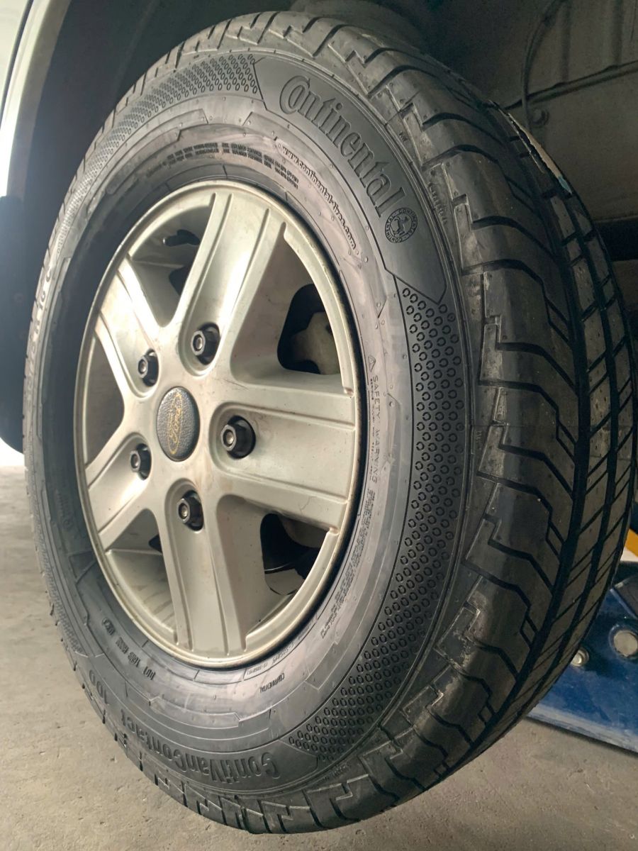 lốp 215/75R16C continental van eco 100 đức