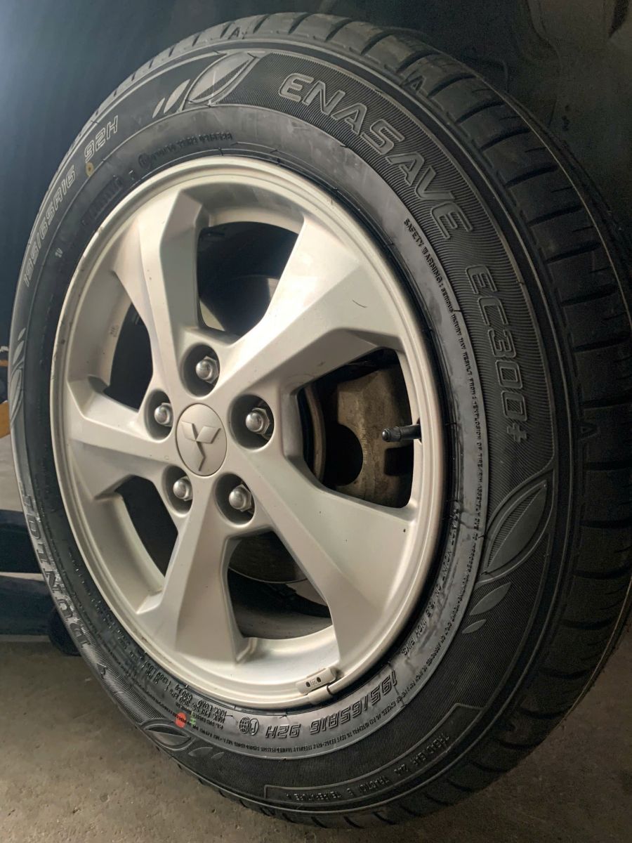 xpander thay lốp 195/65R16 dunlop enasave ec300