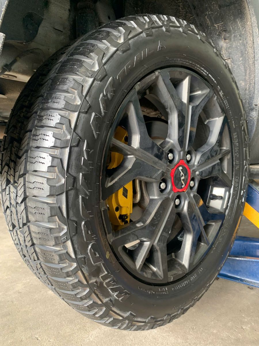 xe kia seltos thay lốp 225/55R17 falken wildpeak at trail