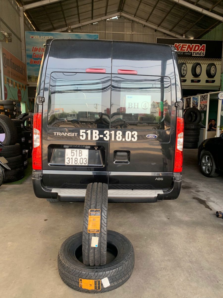 ford transit thay lốp 215/75R16C continental van eco100