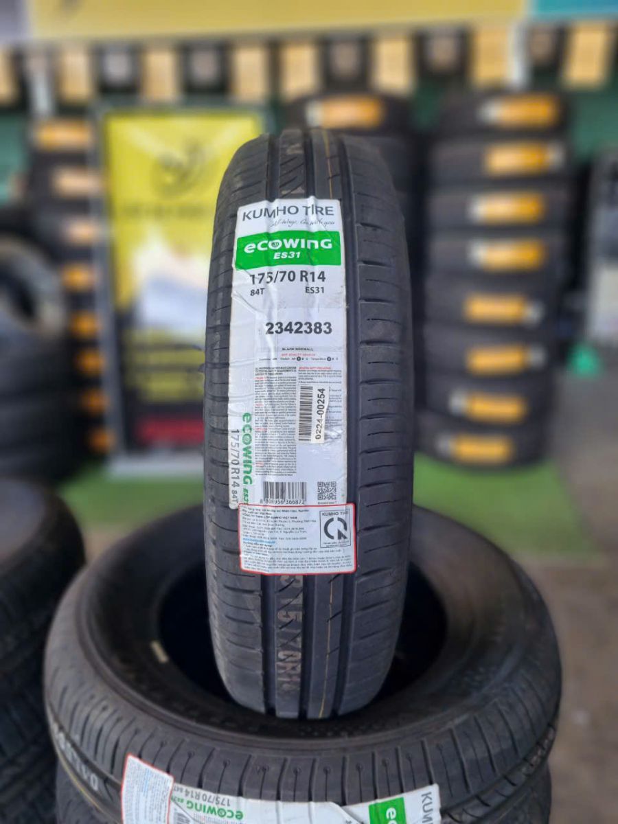 lốp ô tô 175/70R14 kumho ecowing es31 hàn quốc