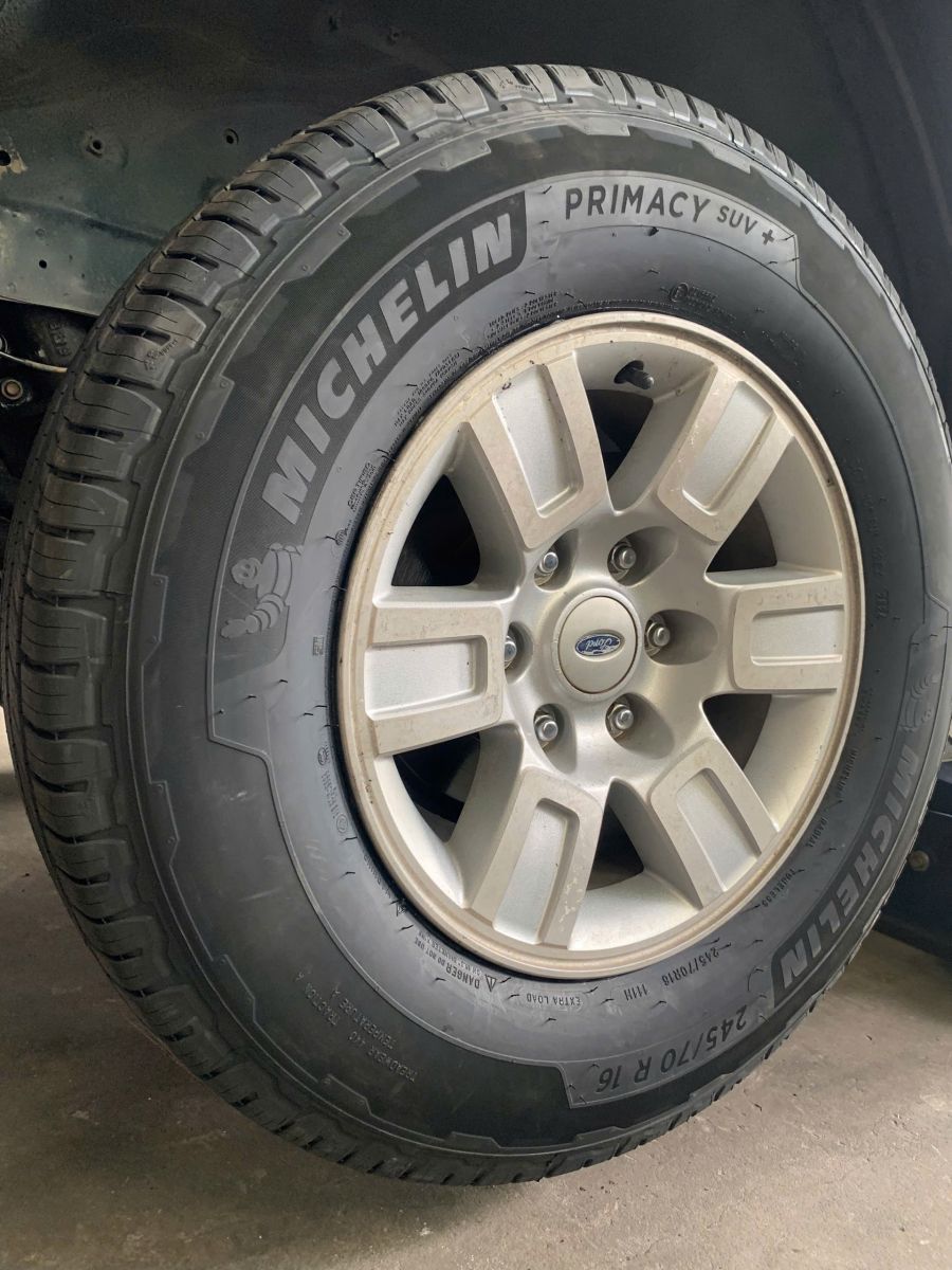 ford everest thay lốp 245/70R16 michelin primacy suv