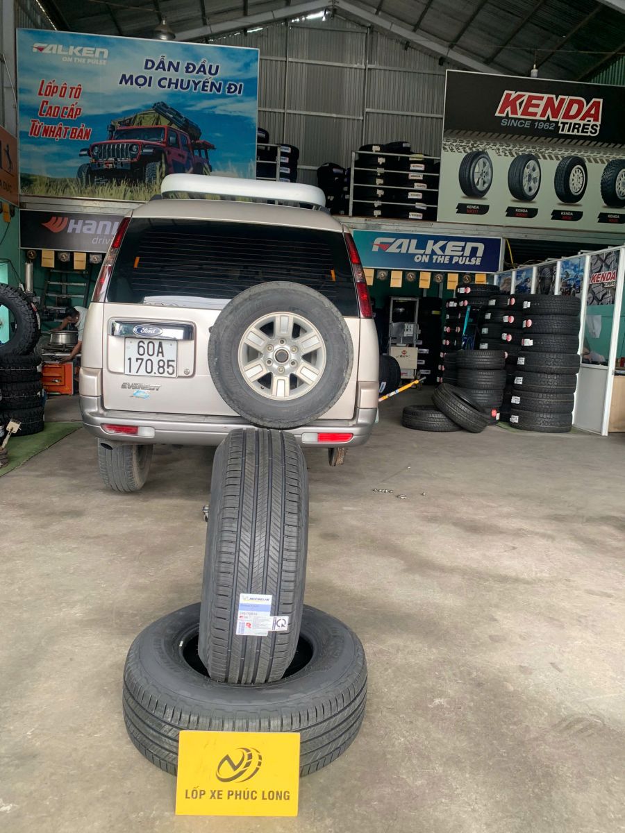 ford everest thay lốp 245/70R16 michelin primacuy suv