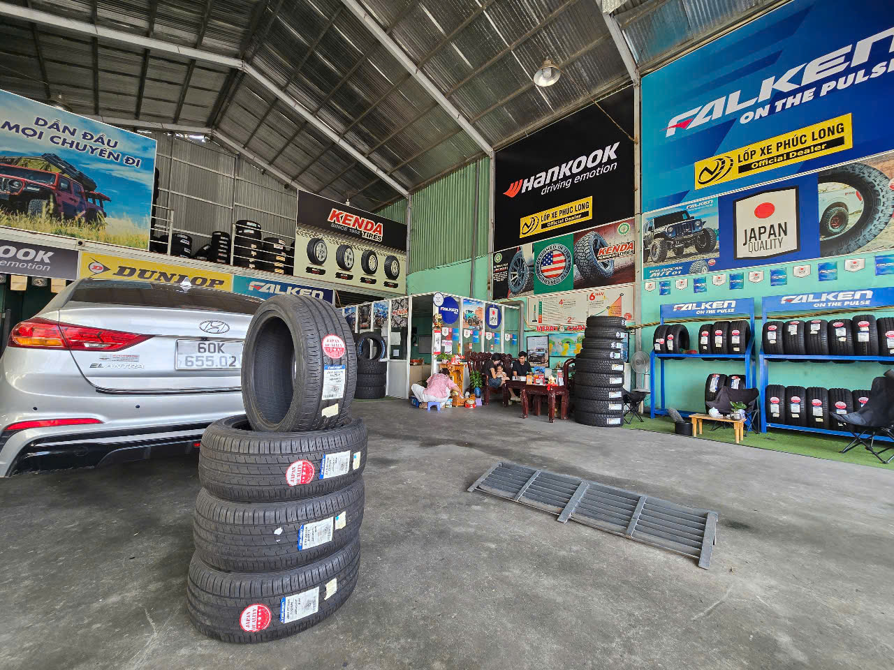 lốp ô tô 225/45R17 falken ze310 ecorun nhật bản