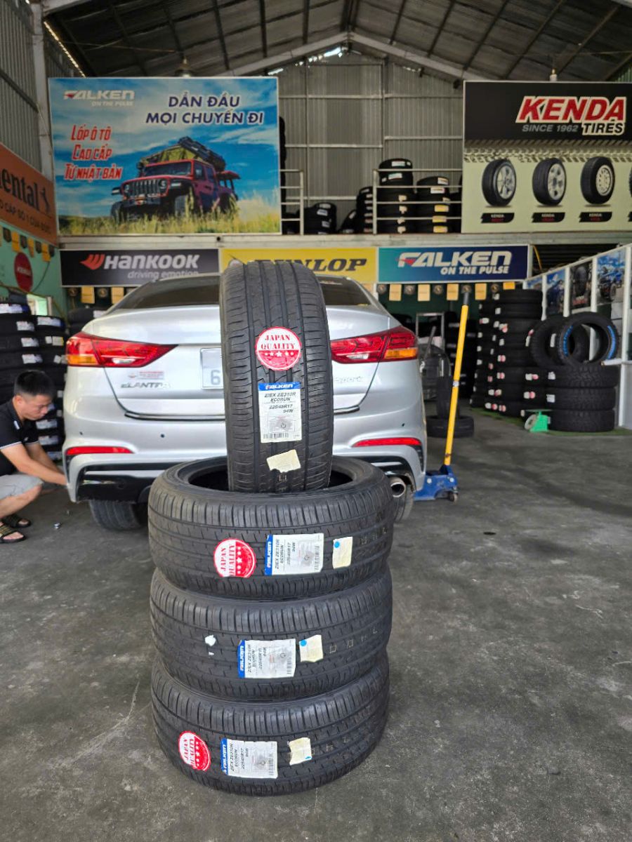 lốp ô tô 225/45R17 falken ze310 ecorun nhật bản