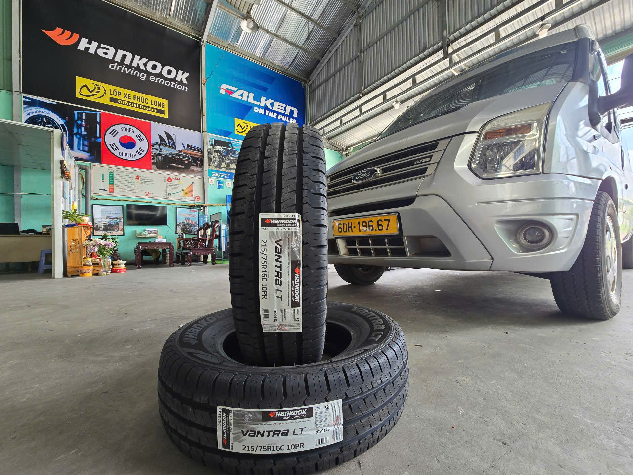 lốp 215/75R16C hankook ra18 ford transut