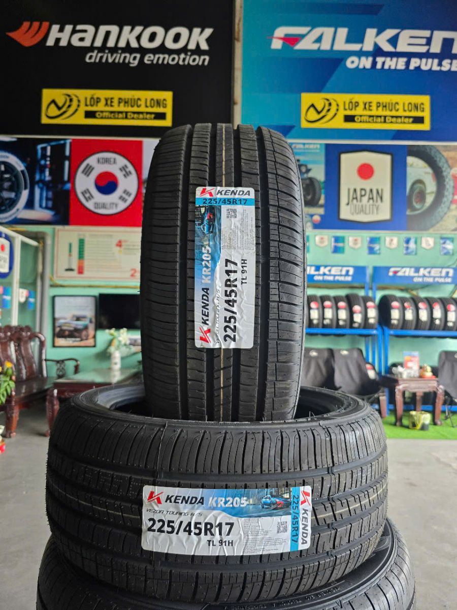 lốp 225/45R17 kenda touring kr205 đài loan