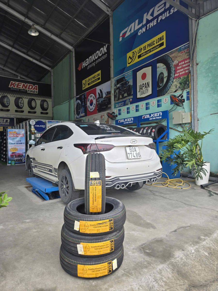 hyundai accent thay lốp 185/65R15 continental cc7