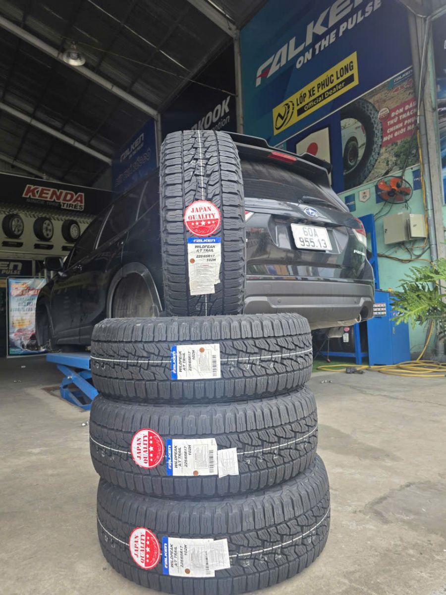 xe subaru forester thay lốp 225/65R17 falken wildpeak at trail