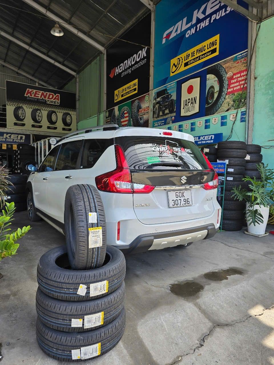 Chọn Lốp 195/60R16 Cho Suzuki XL7: Dunlop, Falken, Hankook Hay Kumho ?
