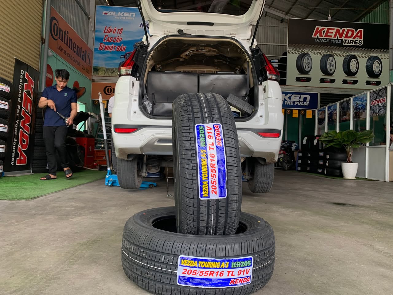 TƯ VẤN : Chọn lốp 205/55R16 cho xe Mitsubishi Xpander - Mua ở đâu uy tín ?