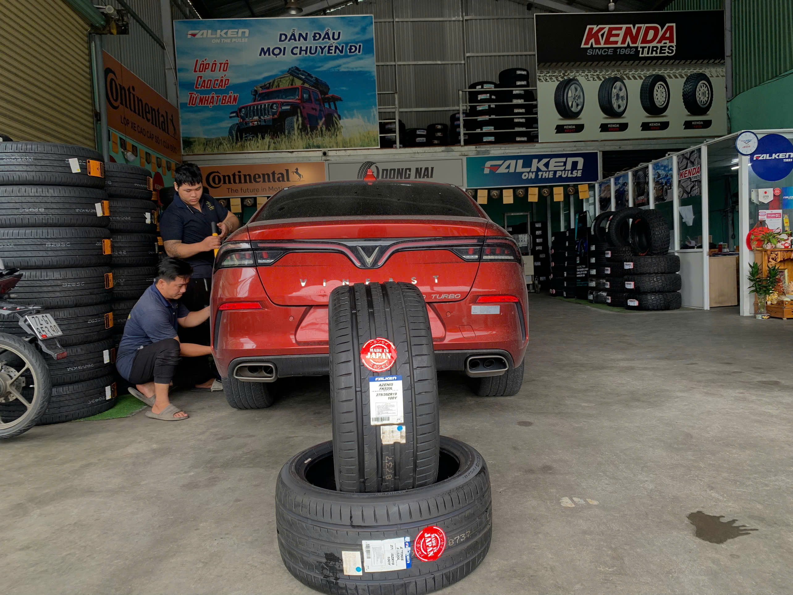 REVIEW : Xe Vinfast Lux A 2.0 thay lốp 275/35R19 Falken Azenis FK520L Nhật Bản.