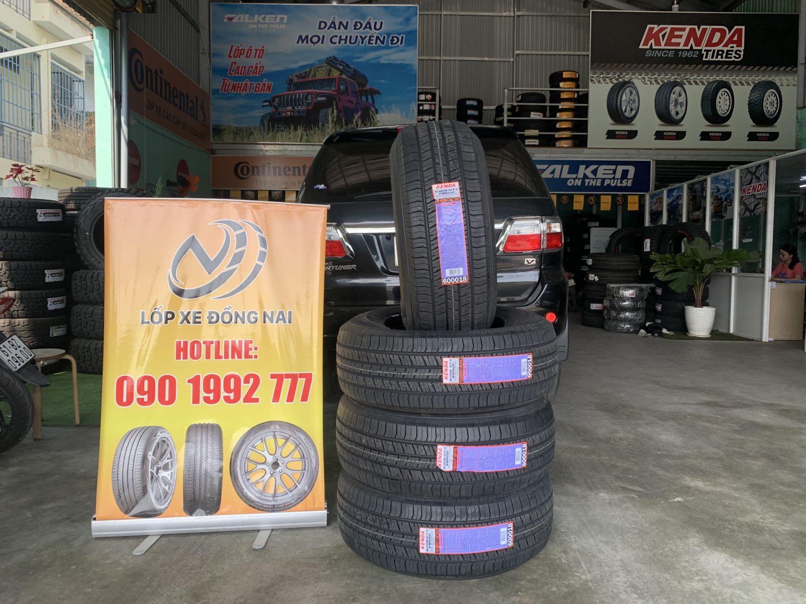 TƯ VẤN : Thay lốp xe Toyota Fortuner chính hãng ở Nhơn Trạch, Đồng Nai.