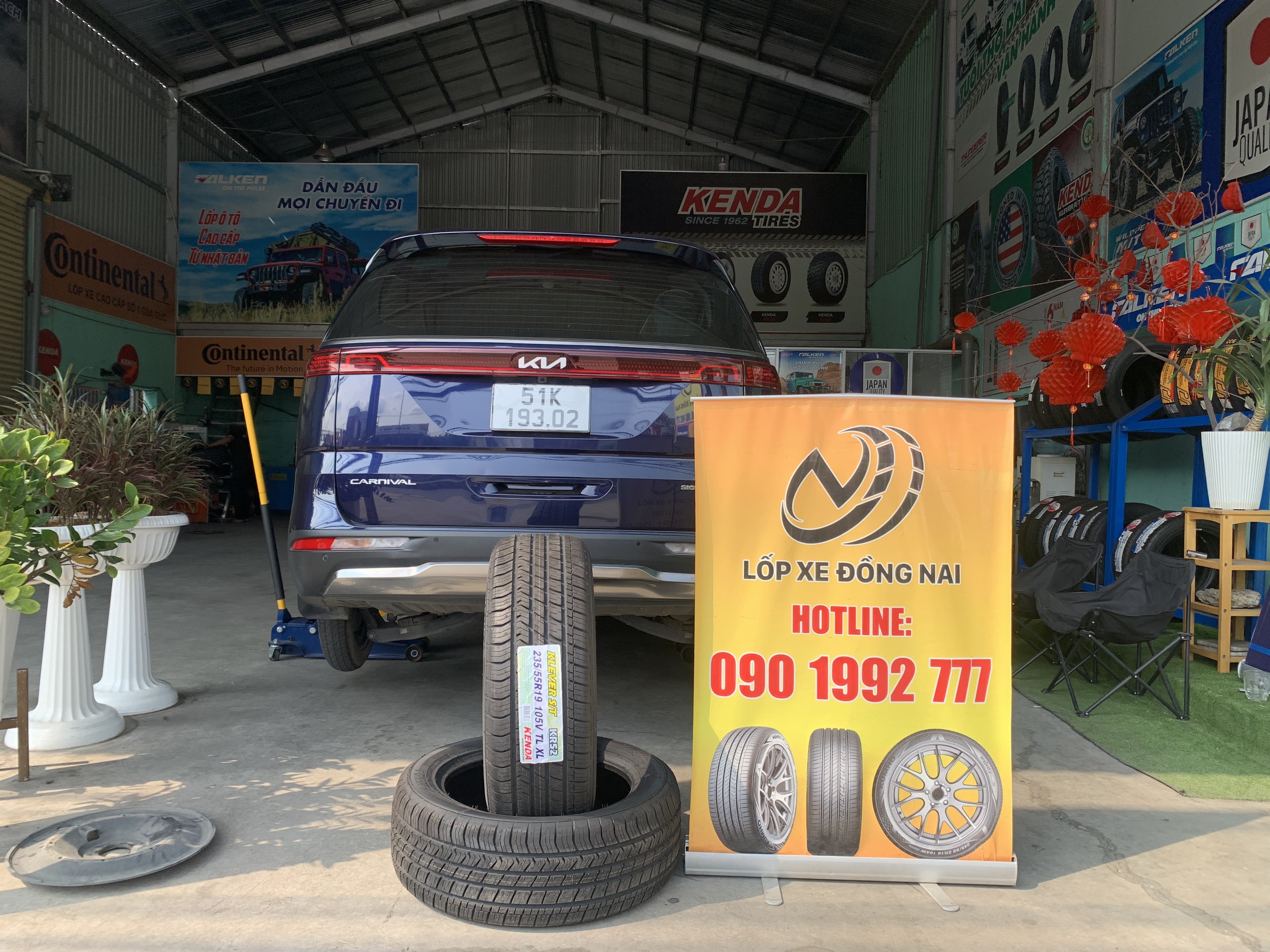 TƯ VẤN : Thay lốp xe Kia Carnival ở Trảng Bom, Đồng Nai.