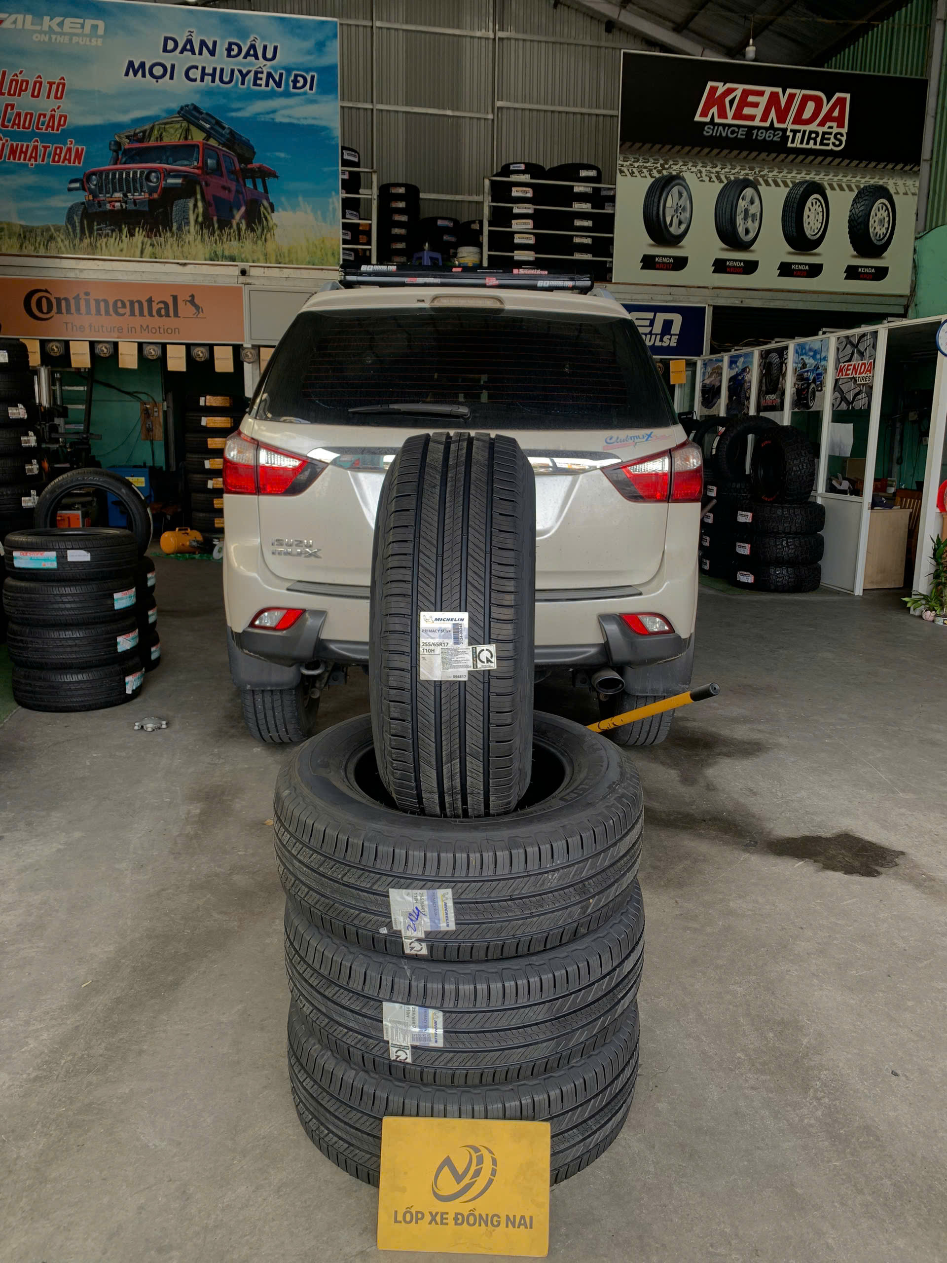 REVIEW : Xe Isuzu Mux thay lốp 255/65R17 Michelin Primacy SUV