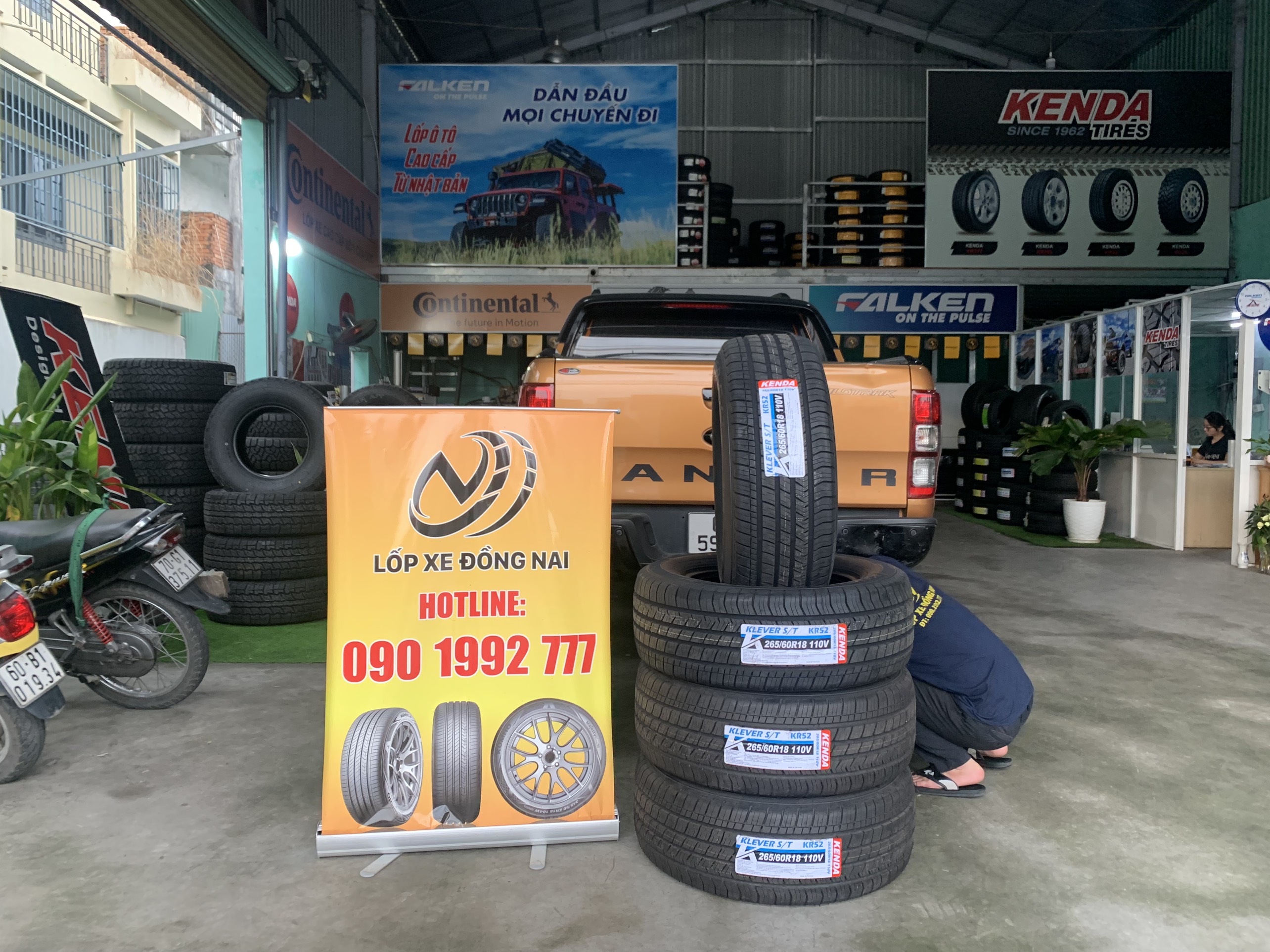 Review : Ford Wildtrack thay lốp 265/60R18 Kenda Klever S/T KR52