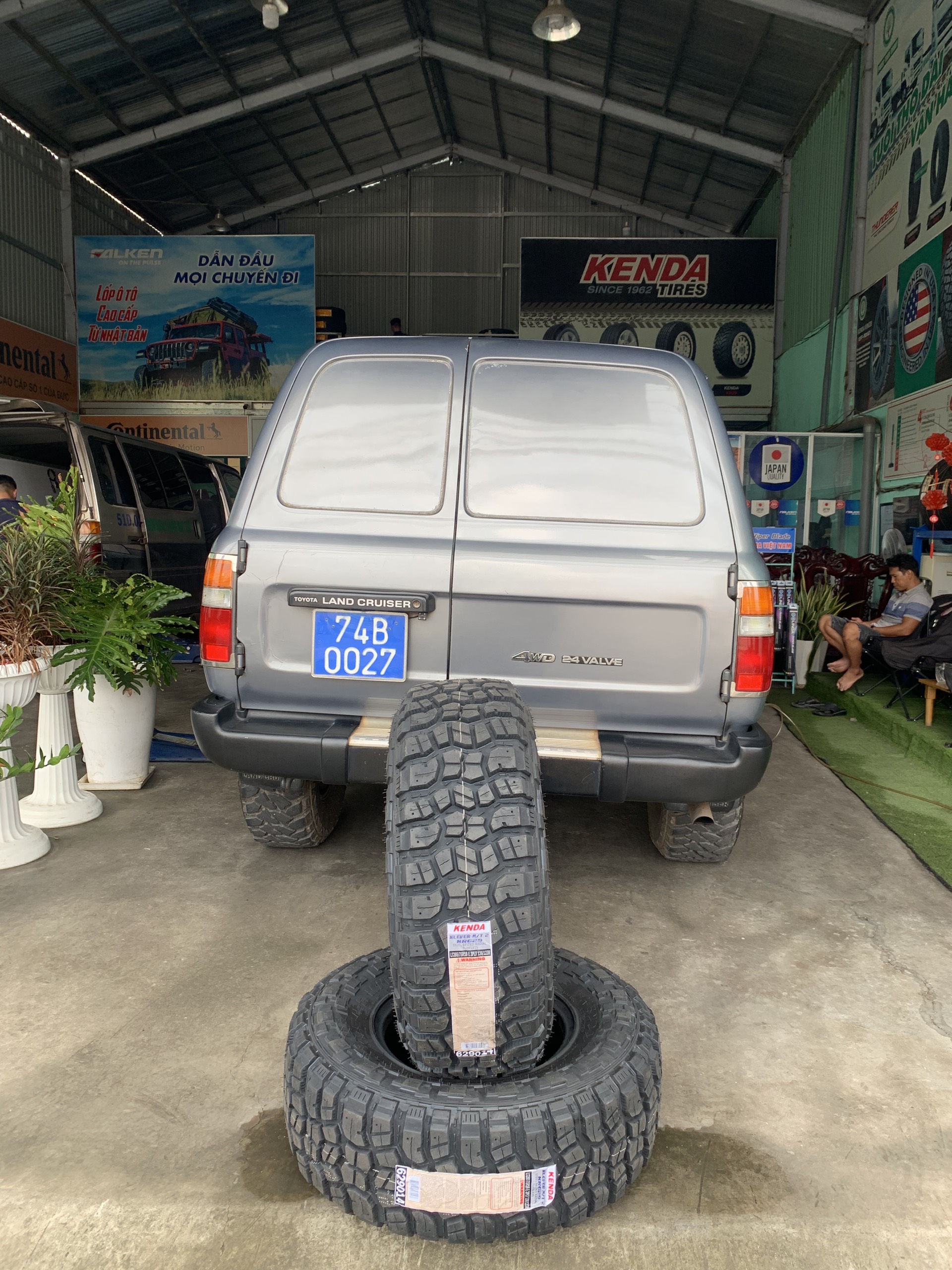 REVIEW : Toyota Land Cruiser thay lốp offroad 285/75R16 Kenda Klever KR629 M/T