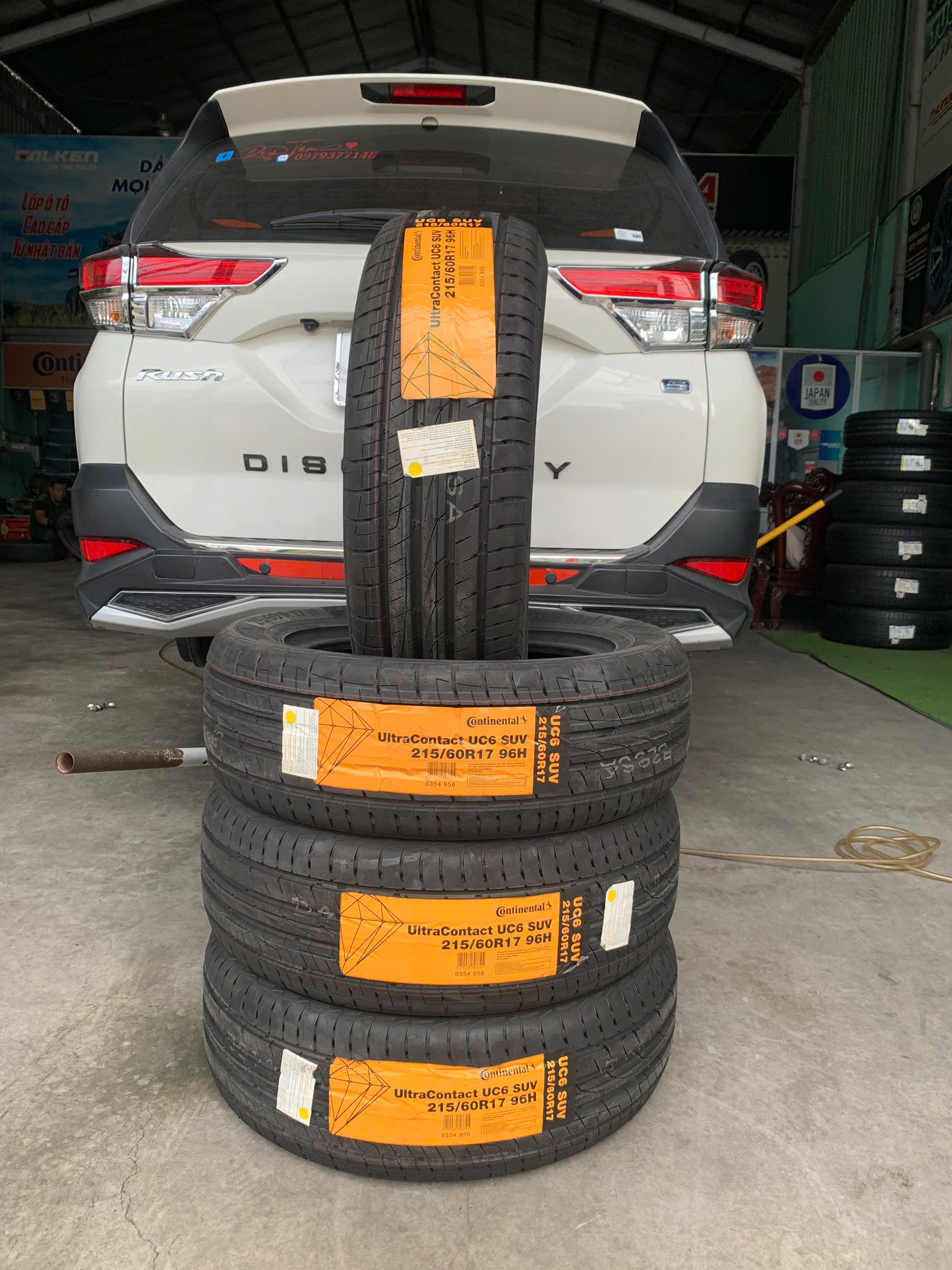 REVIEW : Xe Toyota Rush thay lốp 215/60R17 Continental UC6 Đức=