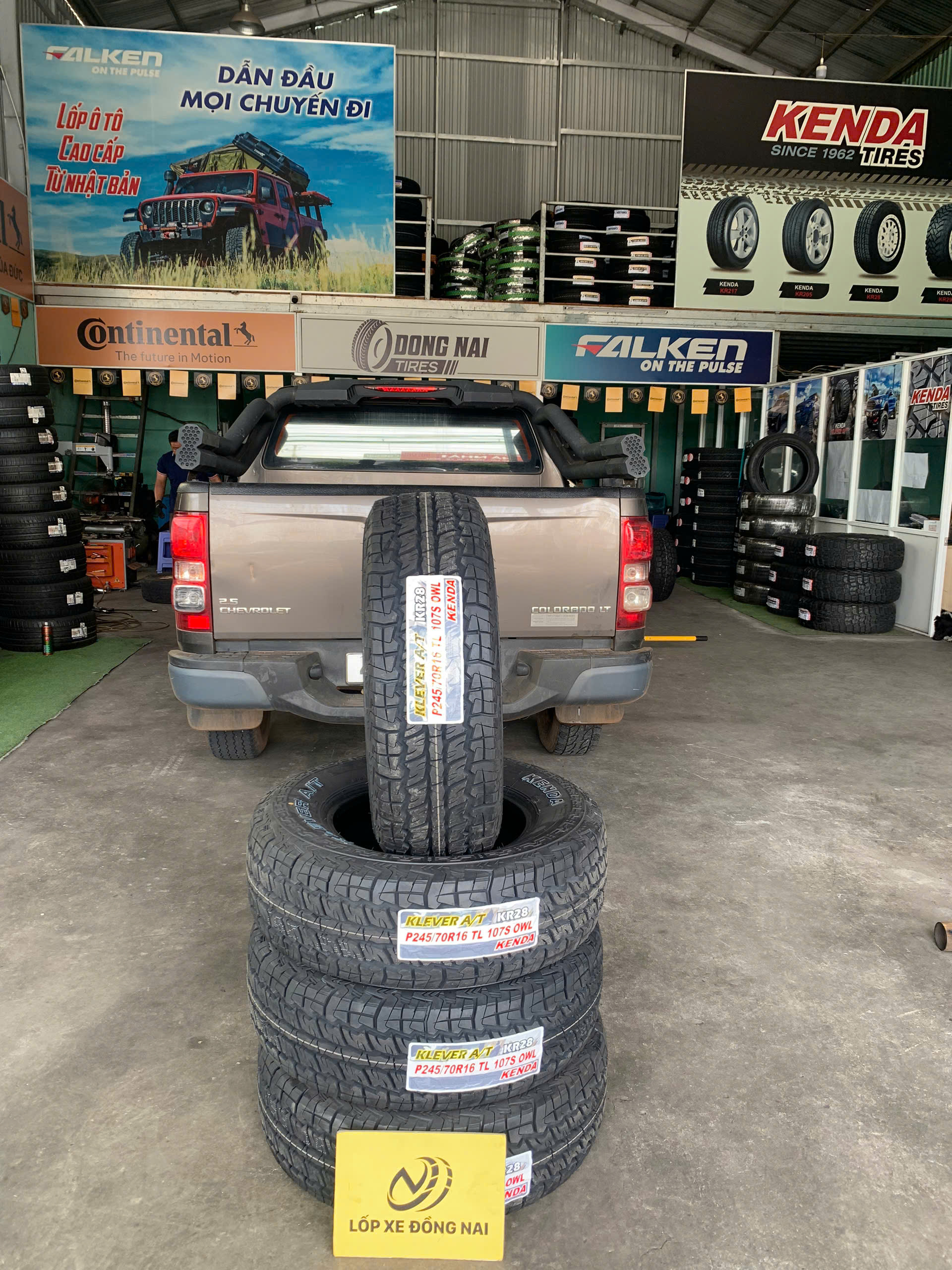 REVIEW : Bán tải Chevrolet Colorado thay lốp offroad 245/70R16 Kenda Klever KR28