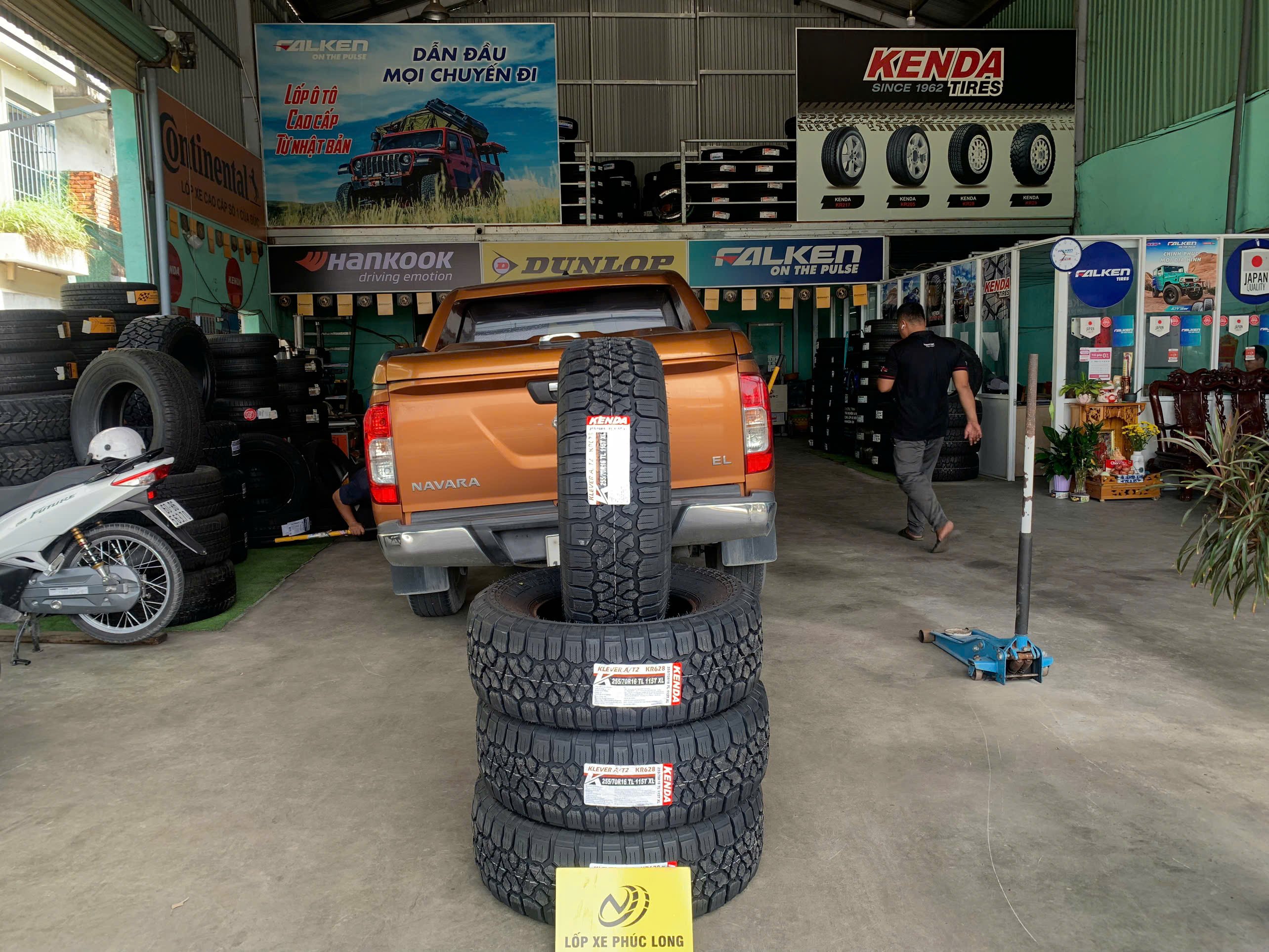 REVIEW : Bán tải Nissan Navara thay lốp địa hình 255/70R16 Kenda KR628 (Đài Loan)