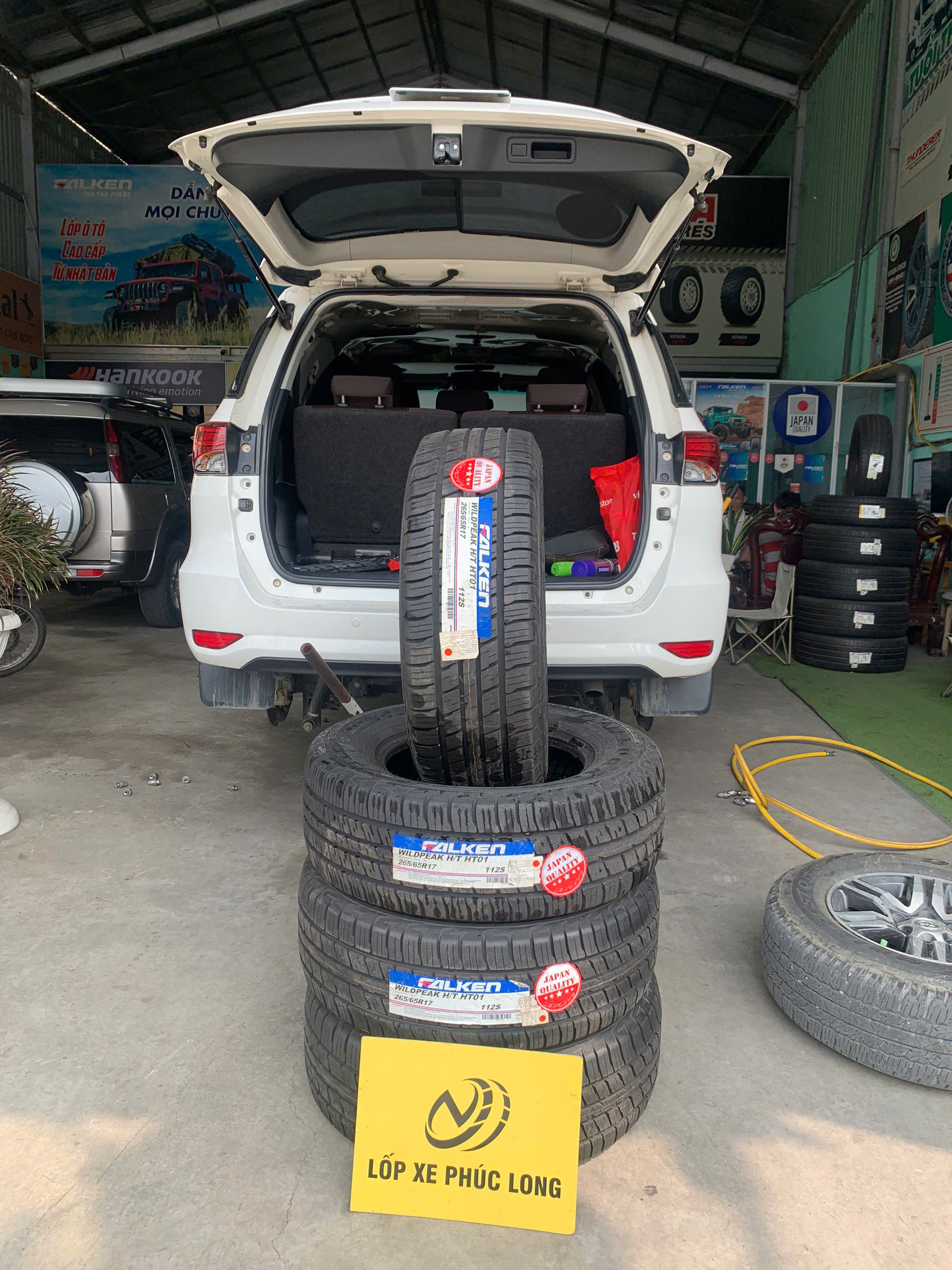 REVIEW : Xe Toyota Fortuner thay lốp 265/65R17 Falken Wildpeak HT01 Nhật Bản