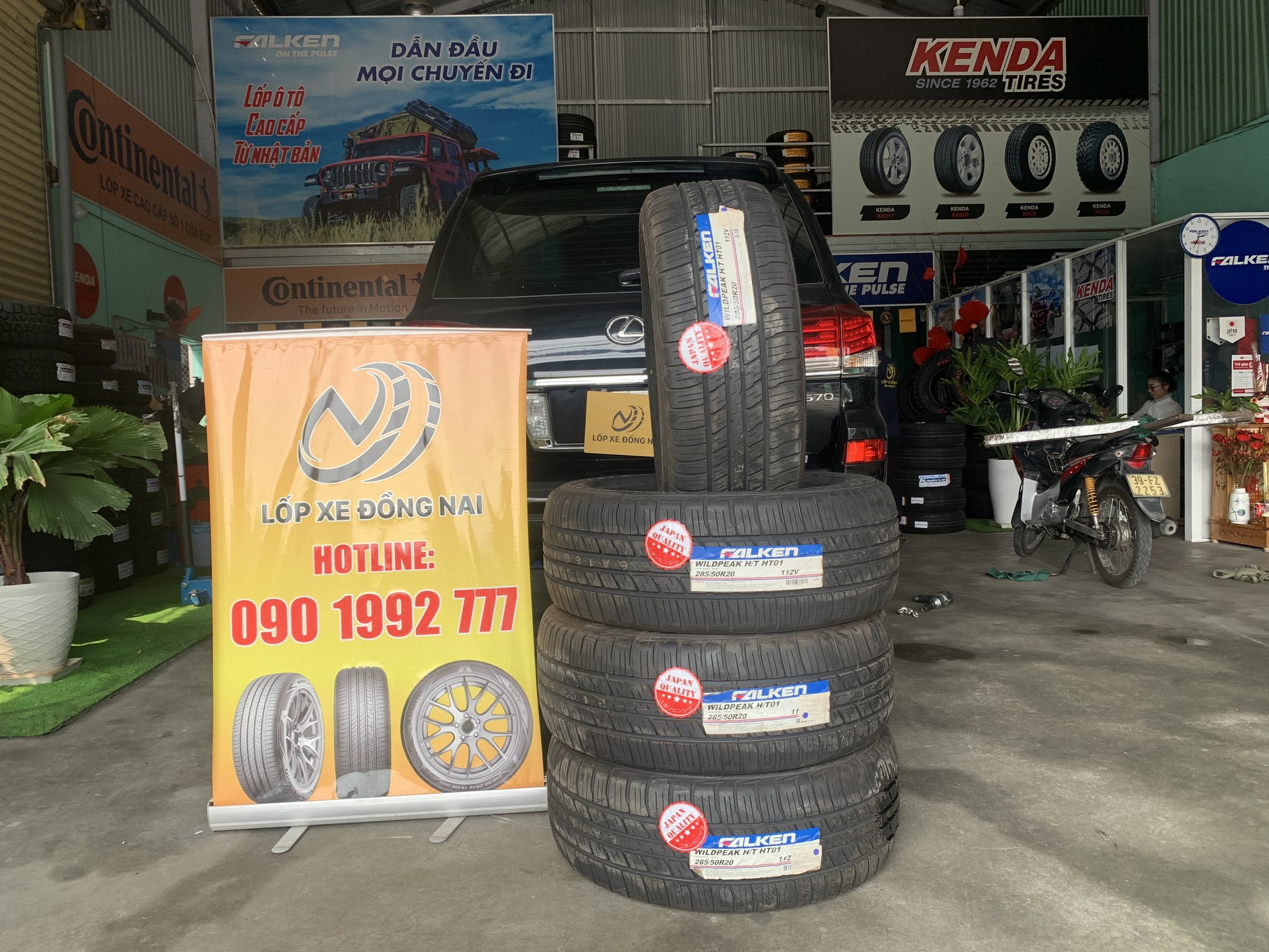 TƯ VẤN : Thay lốp xe Lexus LX570 ở Nhơn Trạch, Đồng Nai.